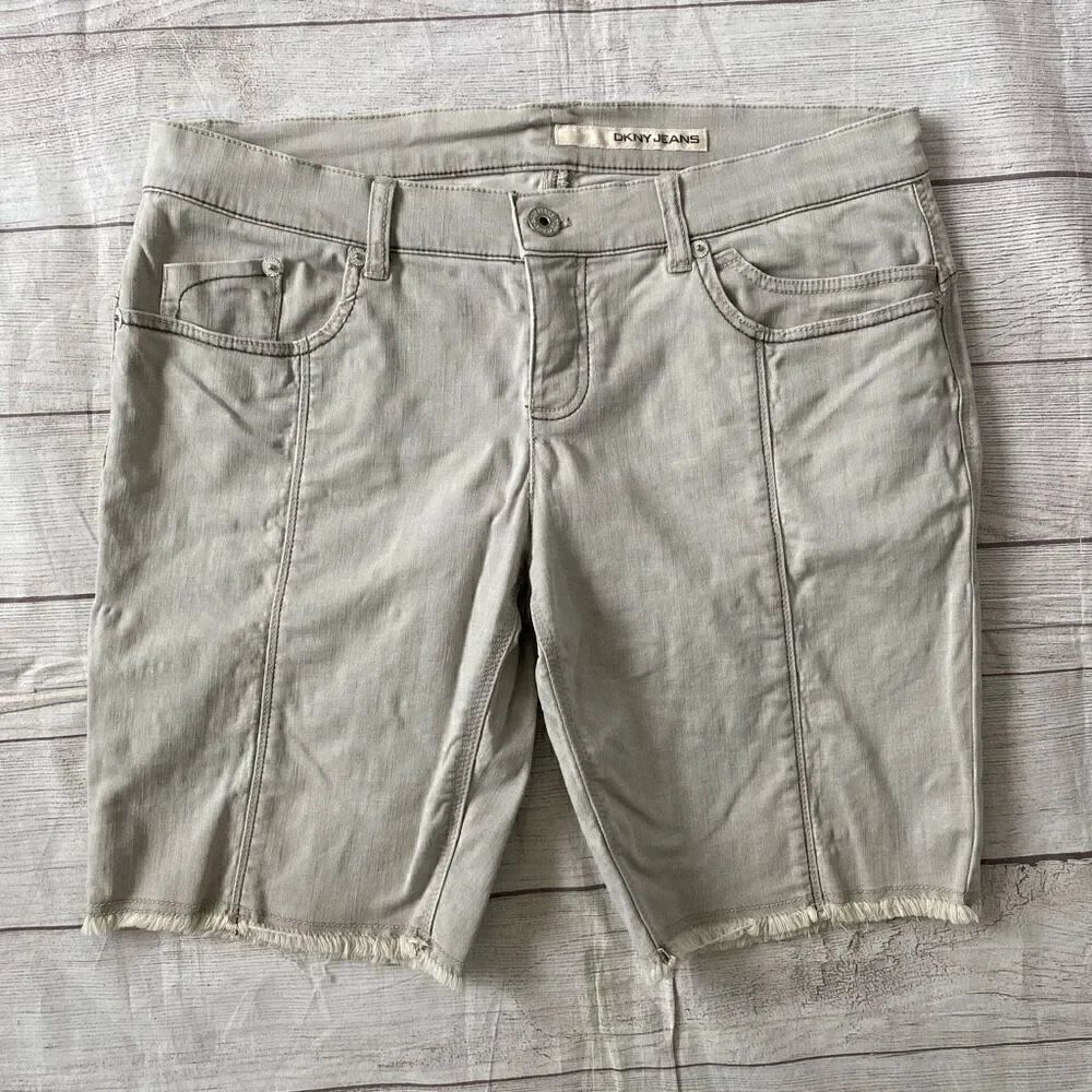 DKNY Jeans women 14 jean shorts w/freyed hem grey